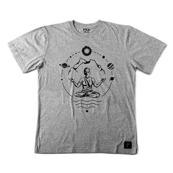 szara koszulka męska z nadrukiem, mantra, yogin w otoczeniu gór i kosmosu